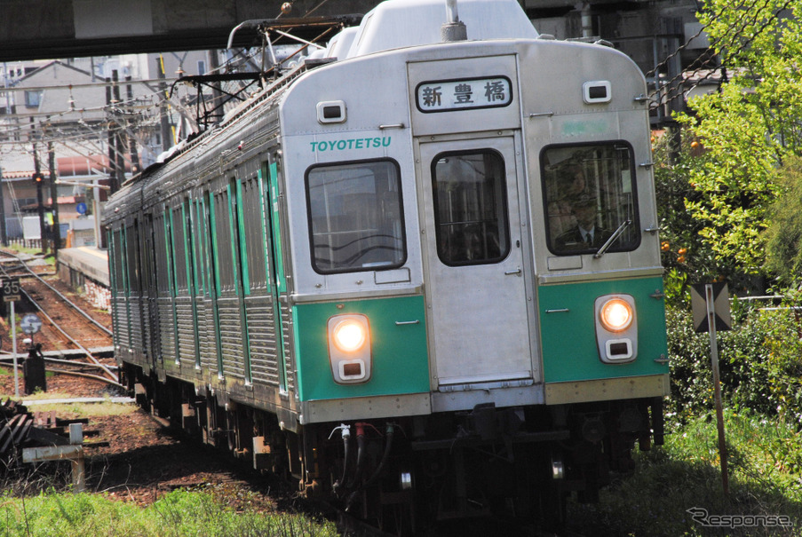 渥美線の1800系。同線では運賃改定による増収で軌道の重軌条化や道床砕石の交換などが行なわれる。