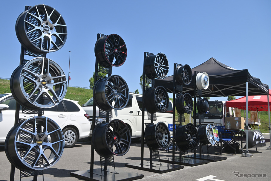 ファンの目を惹くアイテムを展示していたメーカーブースに注目～トーヨータイヤファンミーティング2023inさいたま～