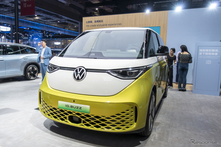 上海モーターショー2023に出展されたVW ID. Buzz