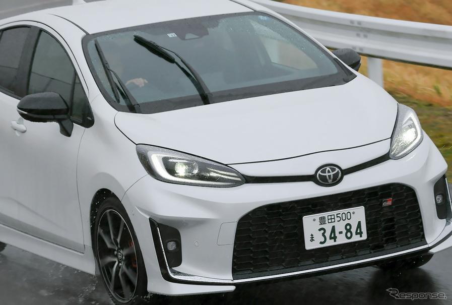 トヨタ アクア GRスポーツ