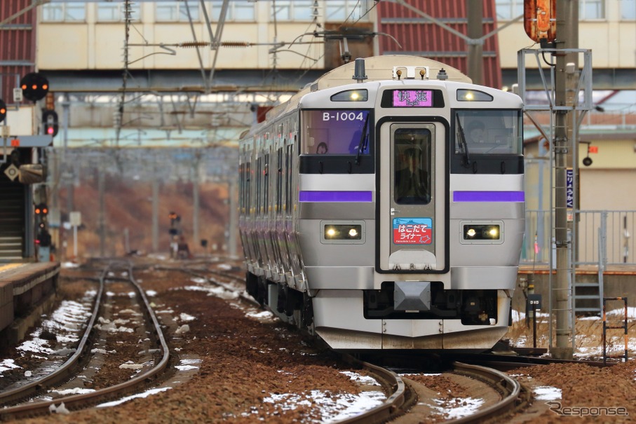 函館～新函館北斗間で運行されている新幹線連絡列車の『はこだてライナー』。函館市では工藤市政時代から同列車の強化を打ち出しており、函館市の財界も依然、その考えが根強く、北海道新幹線の函館延伸は先行きが不透明だ。