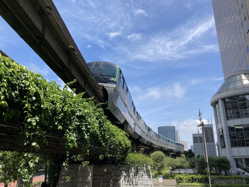 2014年から登場している東京モノレールの10000形。2026年度までに更新を進めるとしている。