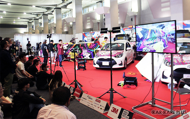 プロたちが「カーラッピング」施工の技能を競い合う…優勝は三連覇達成の川上裕貴氏
