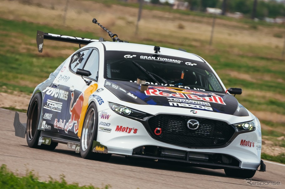 マッド・マイク選手の参戦車両：MAZDA3 / BULLET）