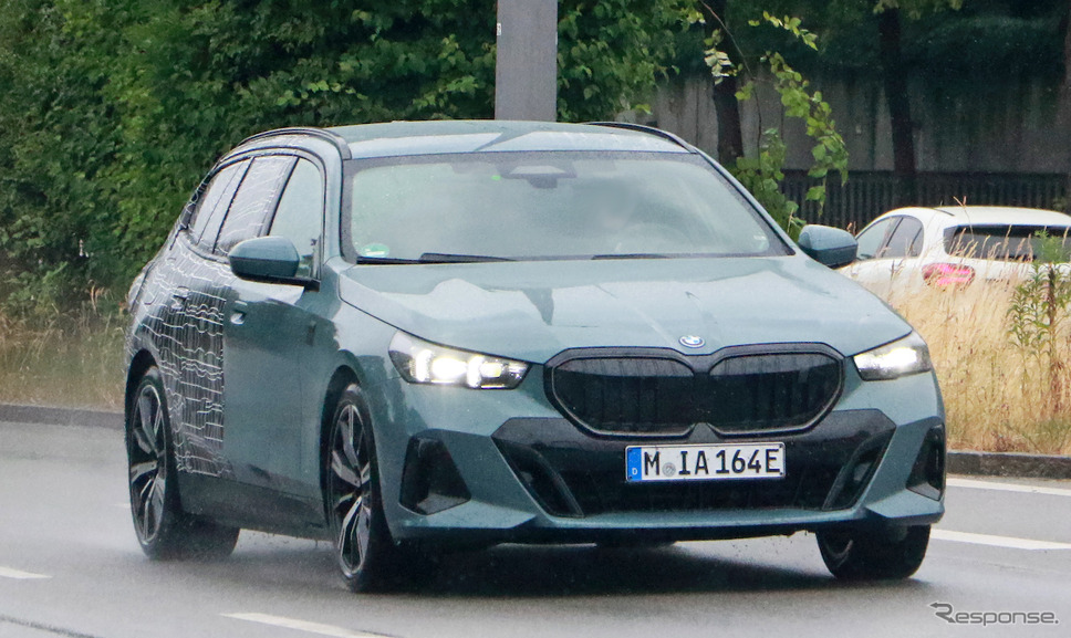 BMW i5ツーリング プロトタイプ（スクープ写真）
