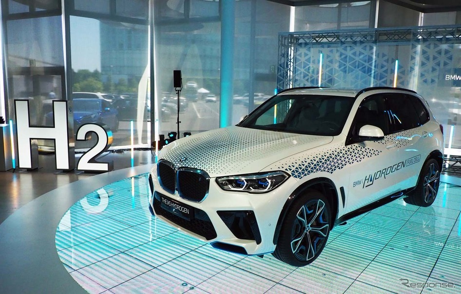 BMW GROUP TOKYO BAYで公開された『iX5 ハイドロジェン』