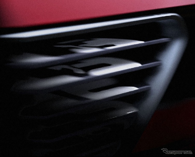 アルファロメオの新型車のティザー写真