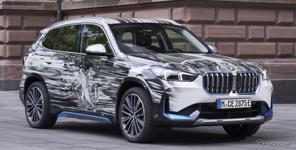 BMW iX1 のアートカー