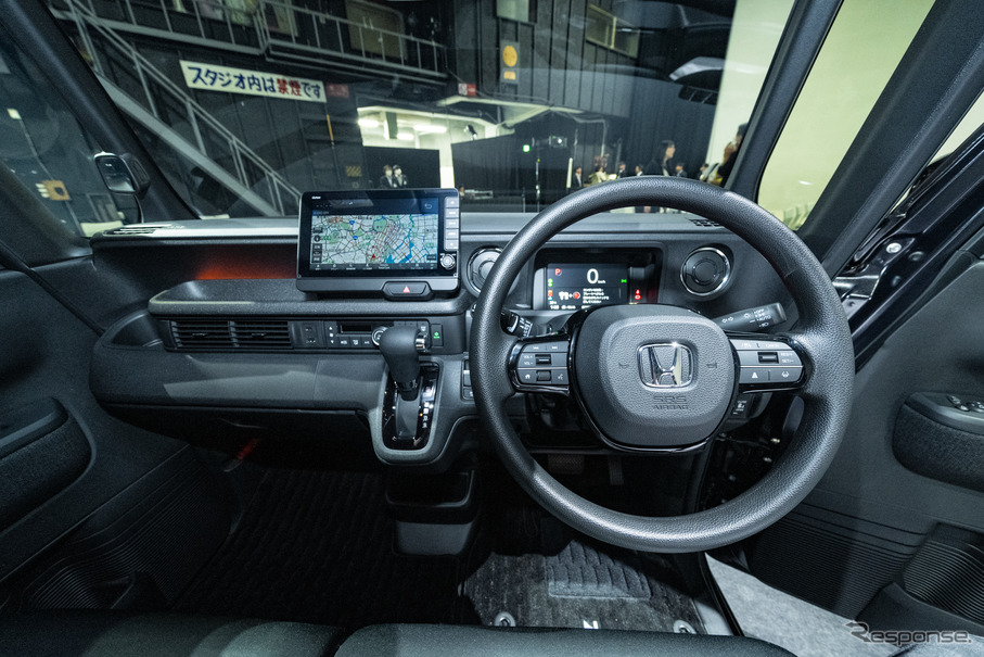 ホンダ N-BOXカスタム 新型