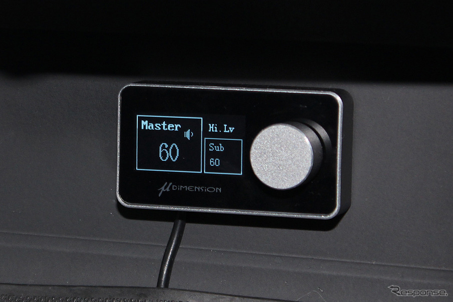 「パワーアンプ内蔵DSP」を搭載したオーディオカーの一例（ミューディメンション デモカー）。