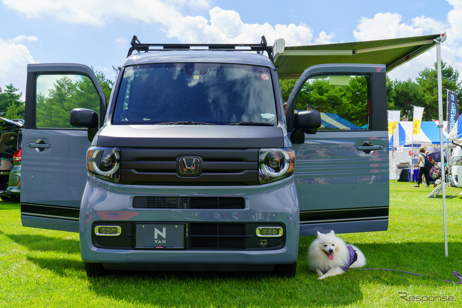 “N-VANで愛犬と一緒の車中泊”が今回のカーライフスタイル提案。