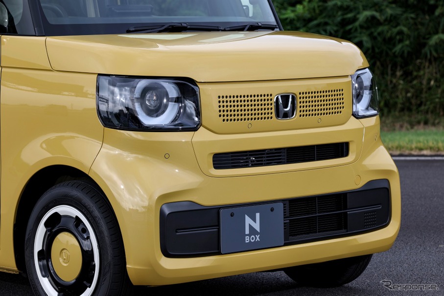 ホンダ N-BOX 新型（オータムイエロー・パール）