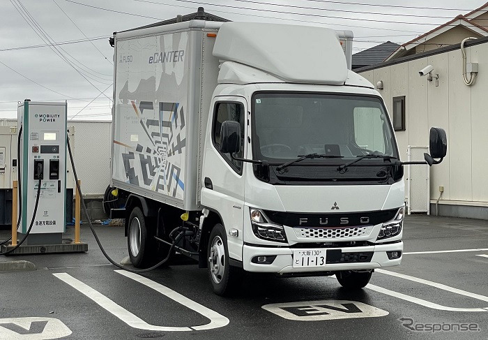 e-Mobility Power社の公共充電設備を利用するeキャンター新型