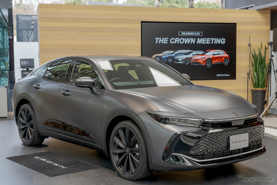 クラウンクロスオーバーRS Advancedの特別仕様車『CROSSOVER RS “Advanced・THE LIMITED-MATTE METAL”』。