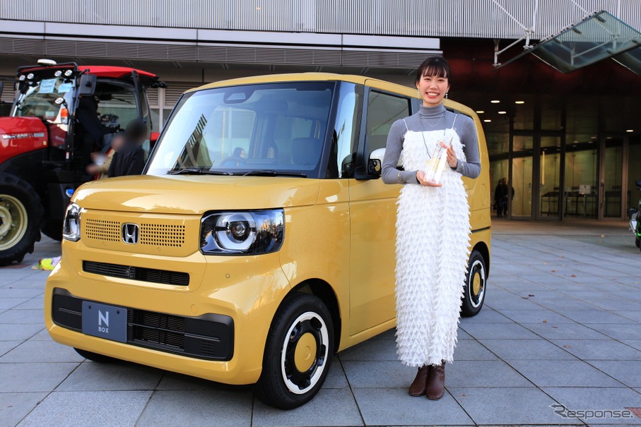 「オートカラーアウォード2023」グランプリに選ばれたホンダ N-BOX