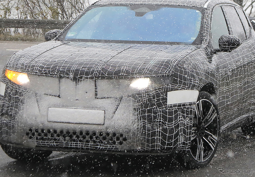 BMW iX3 後継モデルの「ノイエ・クラッセSUV」プロトタイプ（スクープ写真）