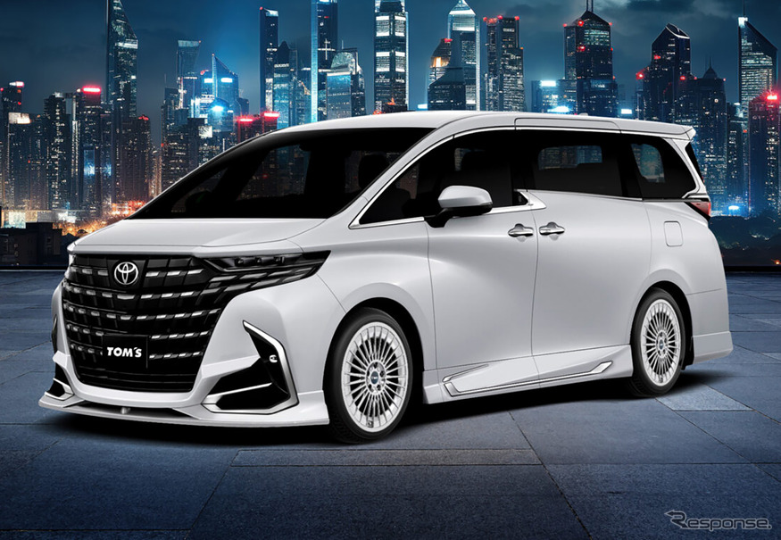 実車初公開となるトムスのアルファード