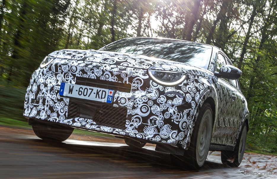 フィアット 600 をベースにした新型アバルトモデルのプロトタイプ