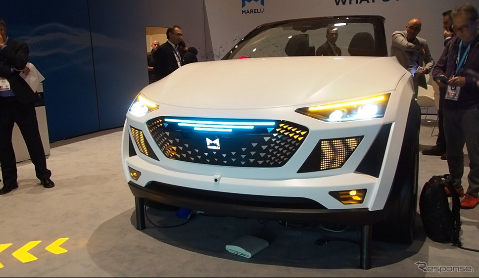 デジタルツインを再現したデモ機では、クラウドで構築したコックピットを再現するほか、車外とのコミュニケーションツールも最適化できることを披露した（マレリ／CES 2024）
