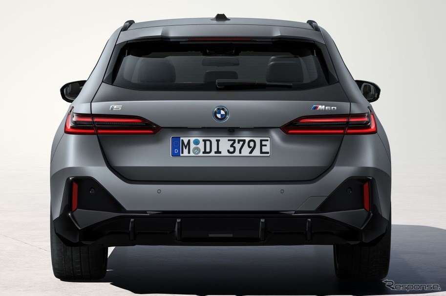 BMW i5 ツーリング の「M60 xDrive」