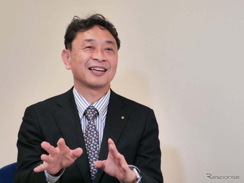 スズキ スイフトを開発した、商品企画本部 四輪商品第二部 チーフエンジニアの小堀昌雄氏