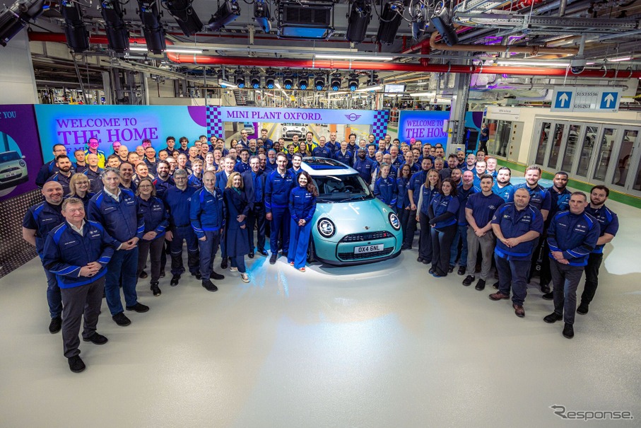 英国オックスフォード工場で生産が開始されたMINI ハッチバック 新型