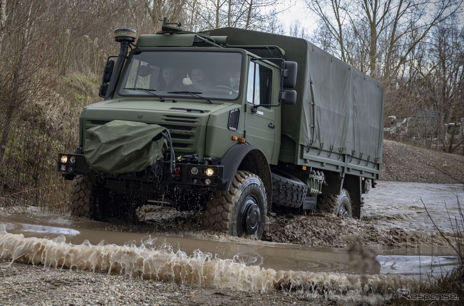 メルセデスベンツ・ウニモグU5000の軍用トラック仕様