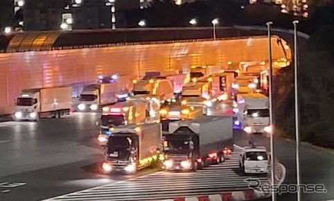 東京本線料金所前の滞留状況