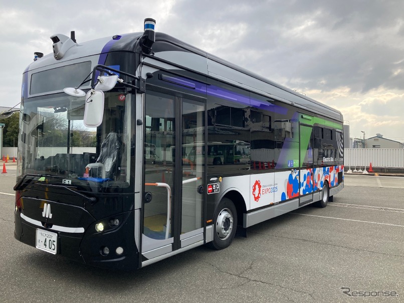 自動運転EVバス発表式典で公開されたEVバス