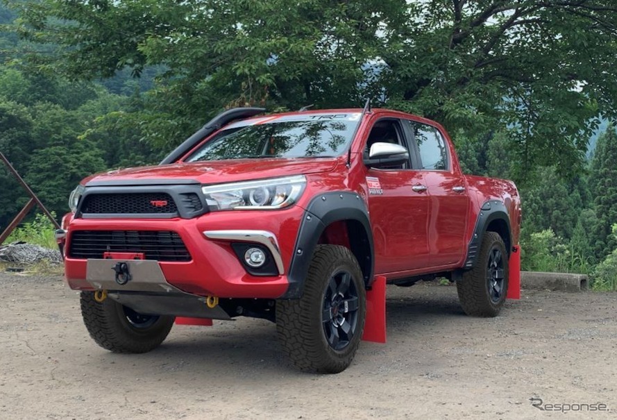 Mana・PORNSIRICHERD選手の参戦車両、トヨタ・ハイラックス ファストフォワード