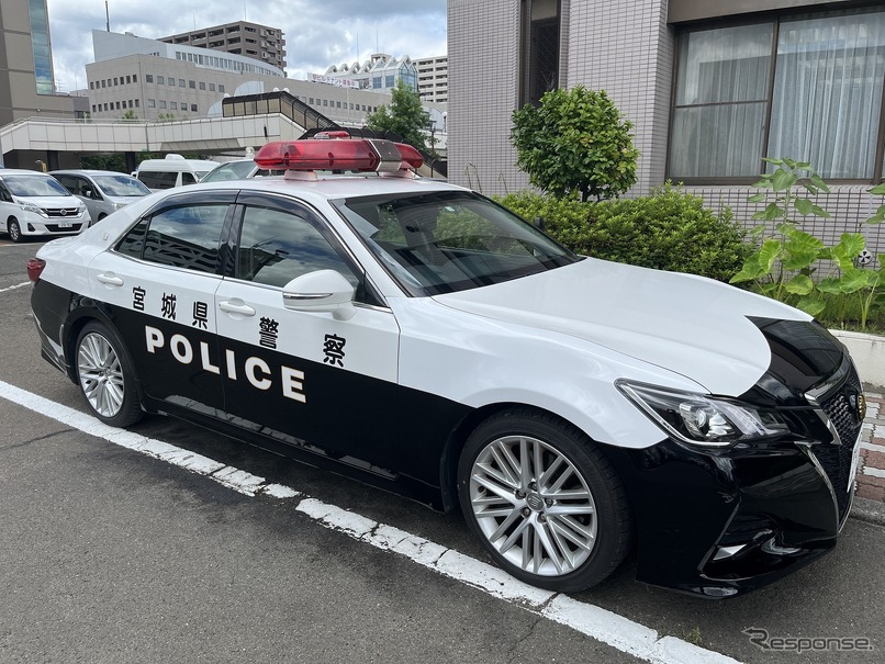 宮城県泉警察署パトカー
