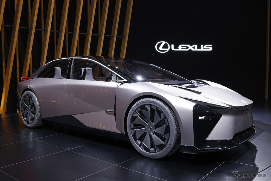レクサスが市販を予定しているEVのコンセプト「LF-ZC」（ジャパンモビリティショー2023）