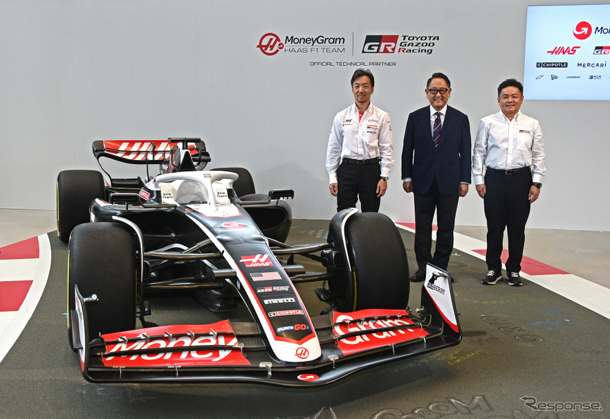 左からHaas F1代表の小松礼雄氏、モリゾウ氏（トヨタ自動車代表取締役会長・豊田章男氏）、TGRプレジデントの高橋智也氏、