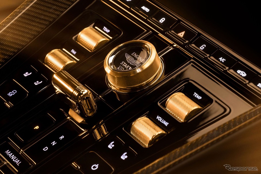 アストンマーティン DB12ゴールドフィンガー・エディション