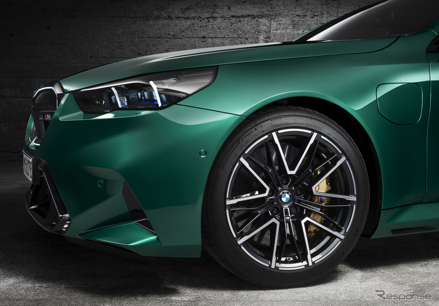 ハンコックの高性能タイヤを装着するBMW M5 新型