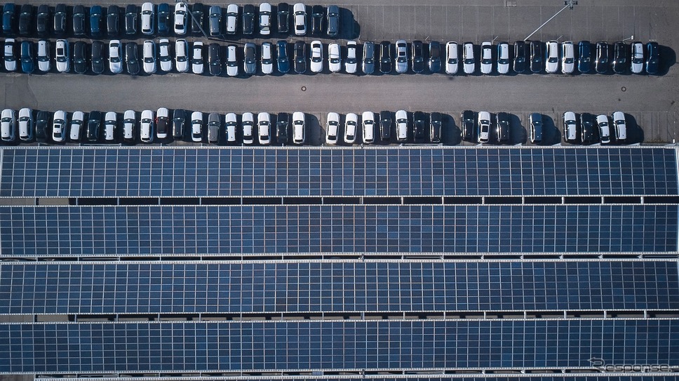 BMWグループがドイツ2工場に14MWpの太陽光発電システム導入