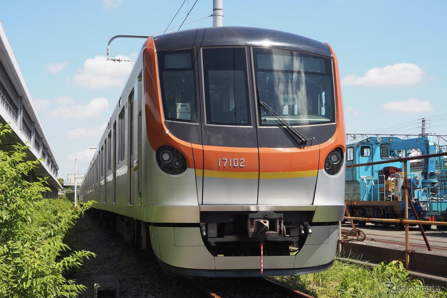 有楽町線17000系電車