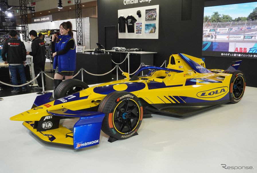 東京オートサロン2025に展示されたヤマハのフォーミュラEマシン