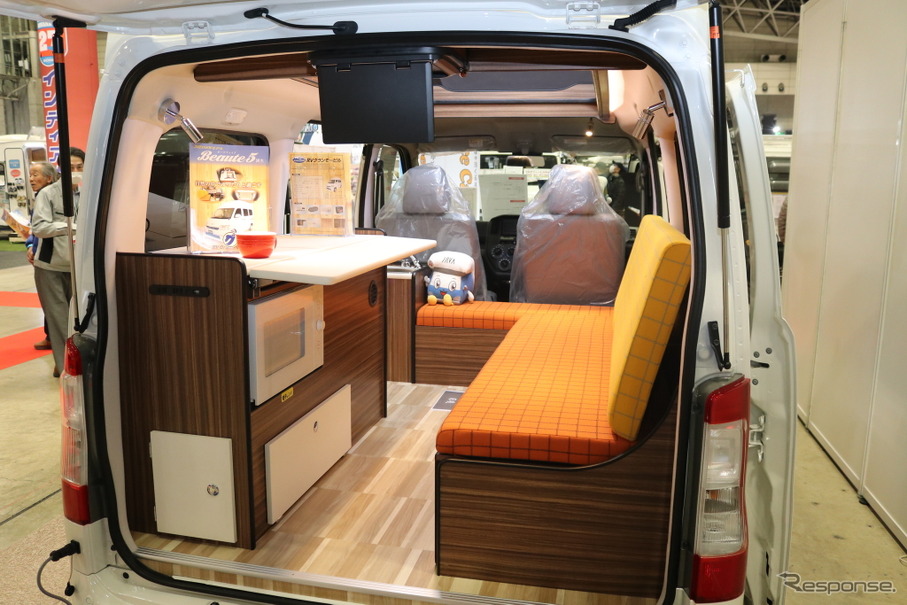 デカすぎず小さすぎず、使い勝手最強のミドルクラスキャンピングカーが熱い！…ジャパンキャンピングカーショー2025