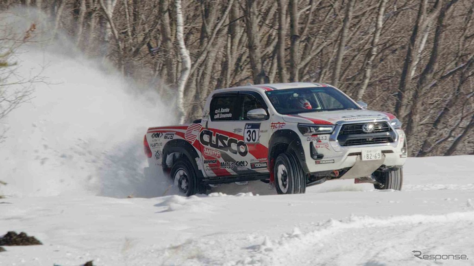 XC-2 クラス 1 位 CUSCO YH ジオランダーHILUX