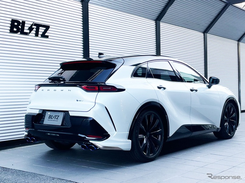 チタンカラーテールセット（VSR）装着例（モデリスタリヤスパッツ装備車）