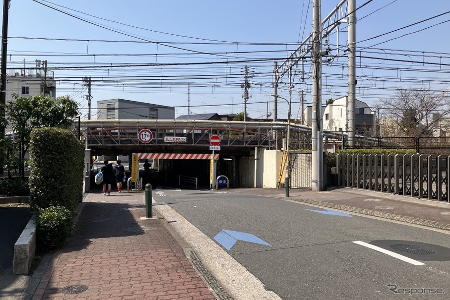 桁下1.7m、京浜東北線・大森～蒲田の作尻架道橋