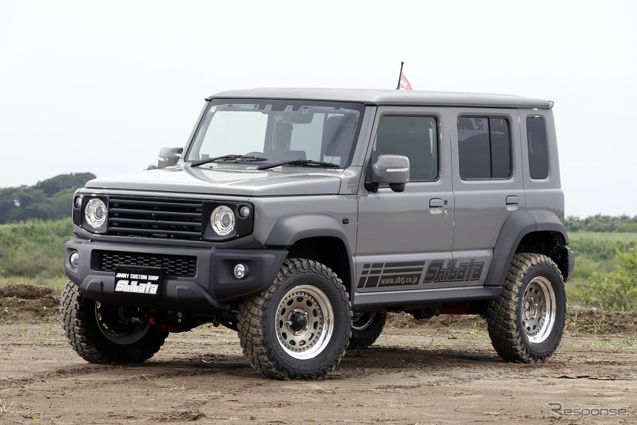 データシステム × スズキ ジムニーノマド（柴田自動車デモカー）