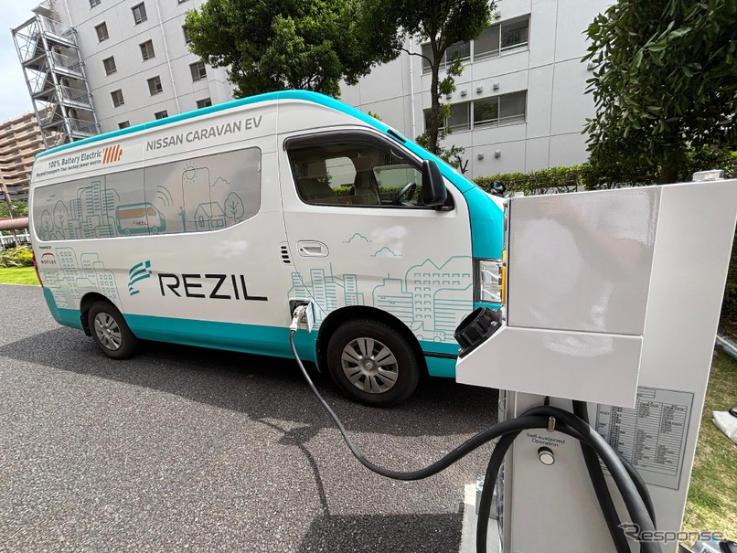 停電時に電源供給を自動で切り替え、EVの日産『キャラバン』からマンションに給電することに成功