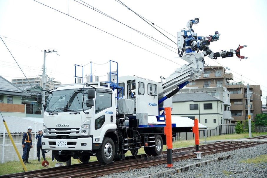 ZIZAI（多機能鉄道重機）