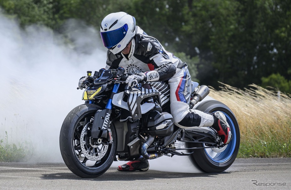 BMW『R 1300 R TITAN』