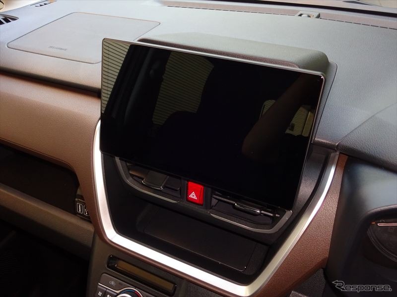 ダイハツ・ムーヴ搭載の10インチ スタイリッシュナビ（NMBN-Z75DS［N265］）