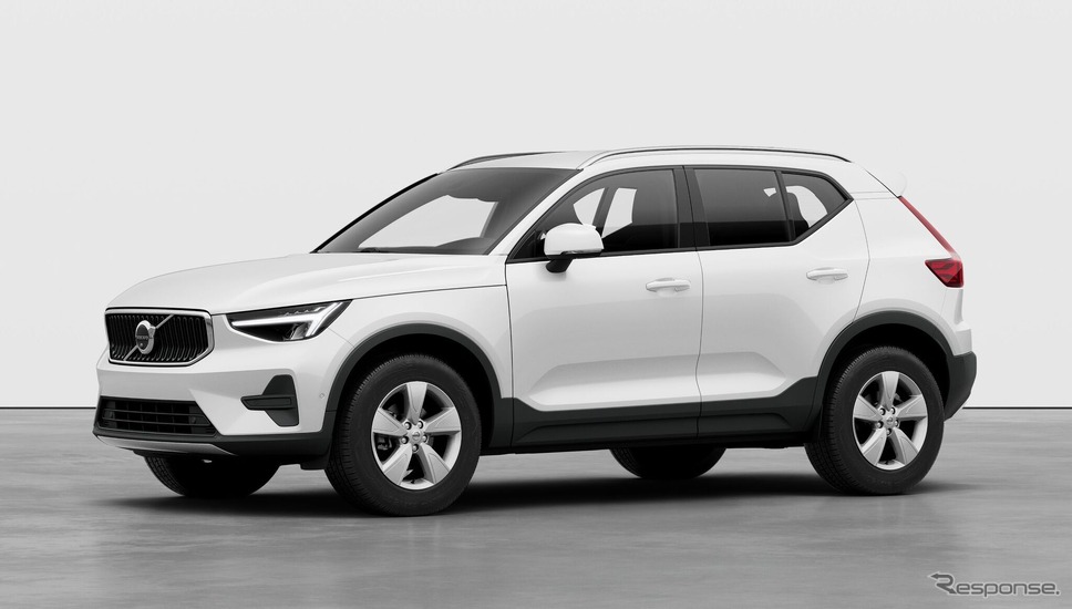 ボルボ XC40 Essential B3