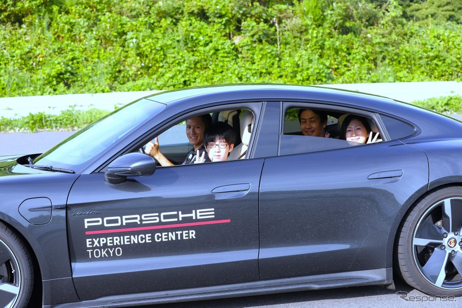 Porsche Kids Tech Class　同乗試乗の様子