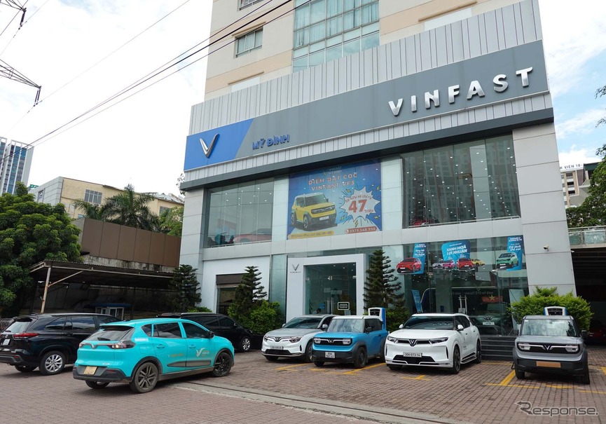 ハノイ市内のVinFastディーラー。このディーラーでは毎月500台を販売し、VF3はほぼトップを独走しているという